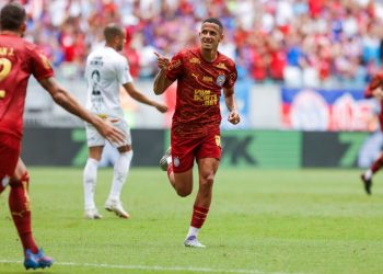 Bahia vence Santos na Fonte Nova e garante segundo triunfo seguido no Brasileirão