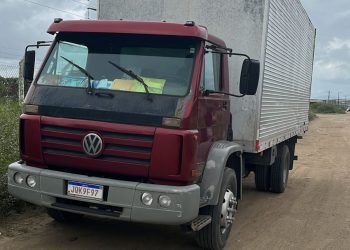 Polícia Civil recupera caminhão roubado na Avenida Vasco da Gama, em Salvador