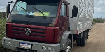 Polícia Civil recupera caminhão roubado na Avenida Vasco da Gama, em Salvador