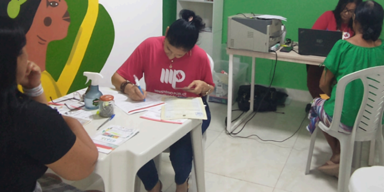 Caravana dos Direitos Humanos leva serviços de cidadania a moradores de Feira de Santana