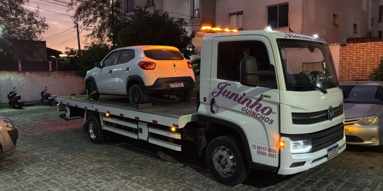 Polícia Civil recupera carro com restrição de furto no bairro Pedra do Descanso, em Feira de Santana