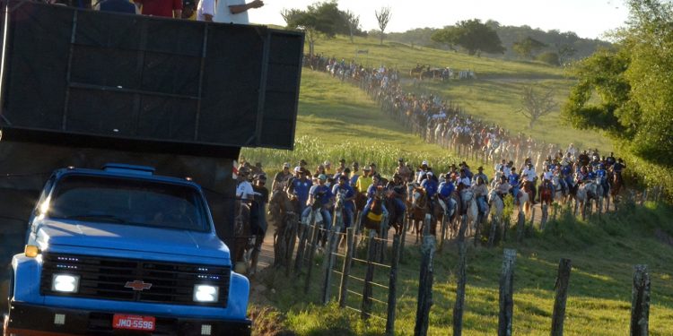Ipuaçu celebra tradição com Cavalgada e Shows no encerramento da Festa do Vaqueiro