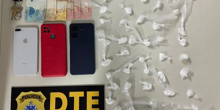 Polícia Civil prende casal por tráfico de drogas em Feira de Santana