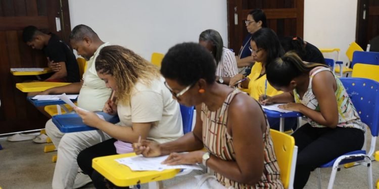 Encceja acontece neste domingo (3) em todo o país para certificação de jovens e adultos