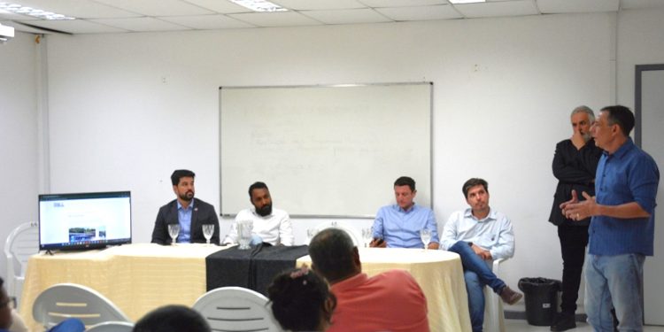 Feira de Santana recebe oficina de eletromobilidade e inicia testes com ônibus 100% elétrico