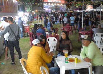 Festa do Vaqueiro de Ipuaçu movimenta economia local e garante renda extra para comerciantes