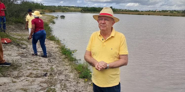 Prefeitura inicia limpeza e planeja revitalização da Lagoa Grande em Feira de Santana