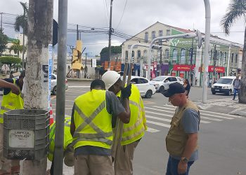 Prefeitura reativa marcadores de tempo para pedestres no centro de Feira de Santana
