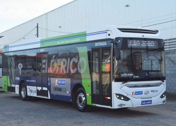 Feira de Santana recebe primeiro ônibus 100% elétrico em caráter experimental