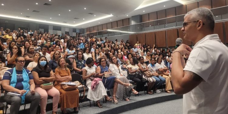 Feira de Santana lança novo sistema de monitoramento da frequência escolar