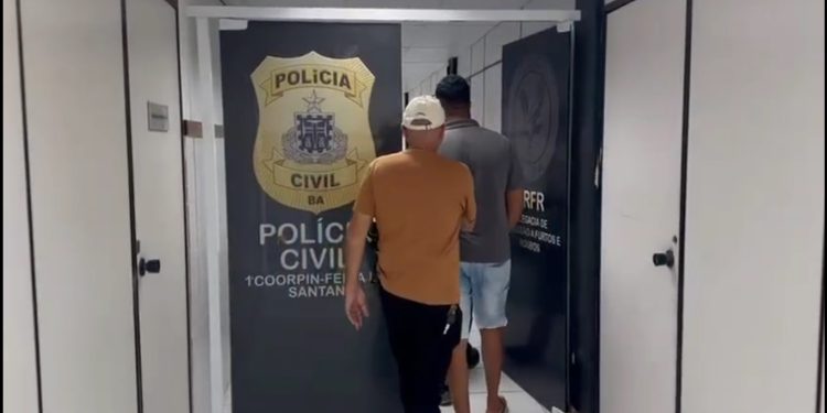 Assistência técnica de celulares é alvo de operação da Polícia Civil em Feira de Santana