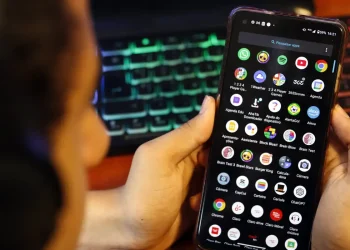 Câmara aprova urgência para projeto que cria regras de proteção a crianças em redes sociais