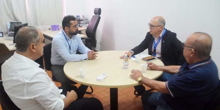 Funtitec e UFRB discutem parceria para projetos de energias renováveis em Feira de Santana