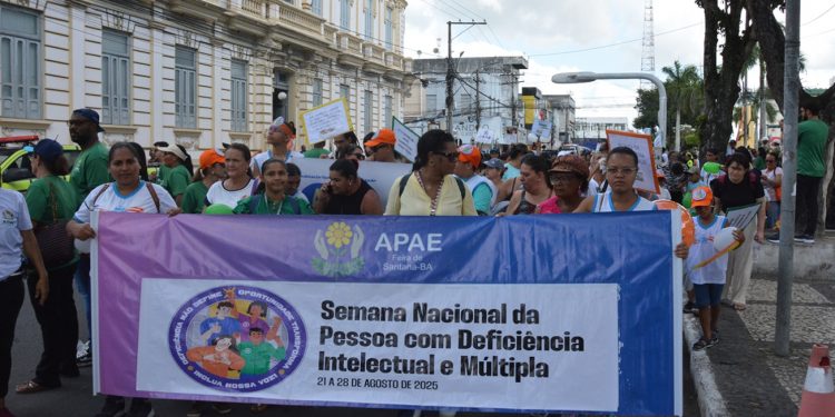 Apae de Feira de Santana abre Semana Nacional da Pessoa com Deficiência com caminhada