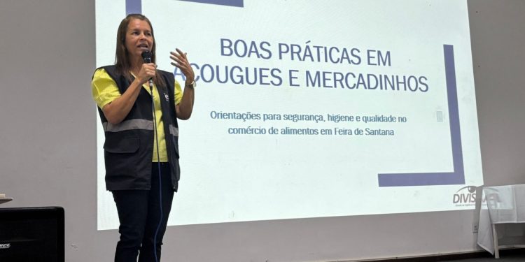 Vigilância Sanitária realiza encontro com donos de mercadinhos e açougues em Feira de Santana