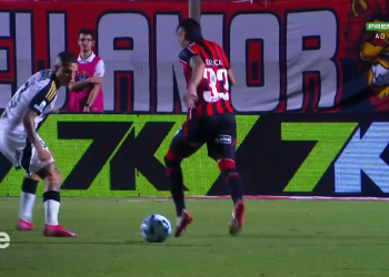 Vitória vence o Atlético-MG no Barradão e deixa a zona de rebaixamento