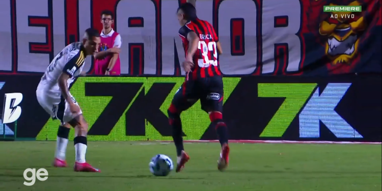 Vitória vence o Atlético-MG no Barradão e deixa a zona de rebaixamento