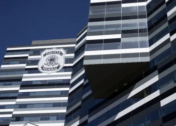 PF aponta que Bolsonaro burlou decisão do STF e compartilhou mais de 300 vídeos pelo WhatsApp