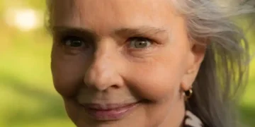 Morre aos 75 anos a cantora e compositora Angela Ro Ro