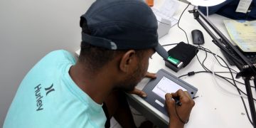 Bahia amplia gratuidade da nova carteira de identidade para pessoas em vulnerabilidade