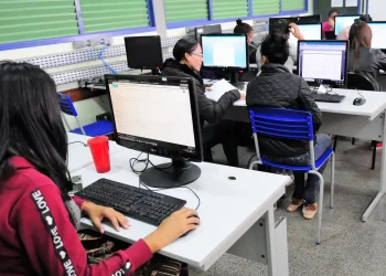 MEC divulga lista oficial de cursos semipresenciais autorizados no Brasil