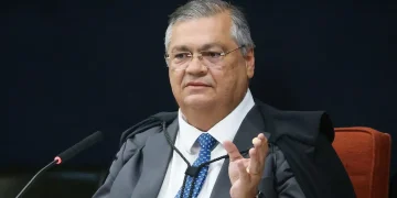 Flávio Dino vota pela condenação de Bolsonaro e aliados em julgamento da trama golpista no STF