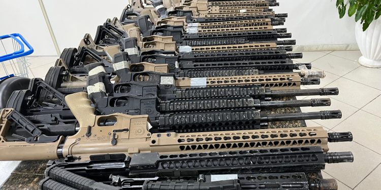 Polícia Civil realiza maior apreensão de fuzis já registrada na Bahia