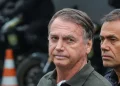 Bolsonaro retira lesões cutâneas e recebe diagnóstico de anemia durante internação em Brasília
