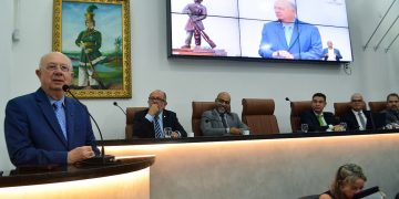 Prefeito José Ronaldo faz apelo por cidade mais limpa durante comemorações dos 192 anos de Feira de Santana