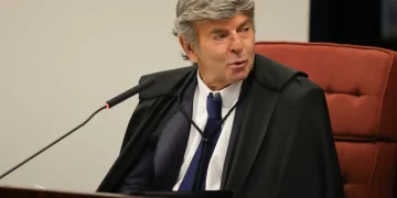 STF: Luiz Fux vota pela absolvição de Jair Bolsonaro em ação sobre trama golpista