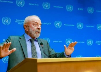 Governo adia decisão sobre medidas contra os EUA após gesto de aproximação entre Trump e Lula na ONU