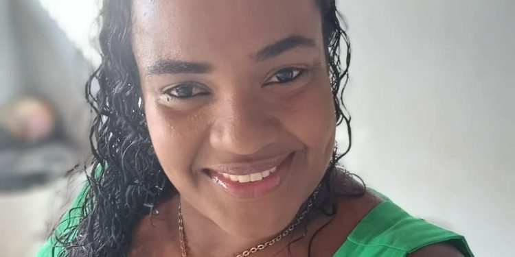 Mulher é morta por estrangulamento dentro de casa no conjunto Feira X