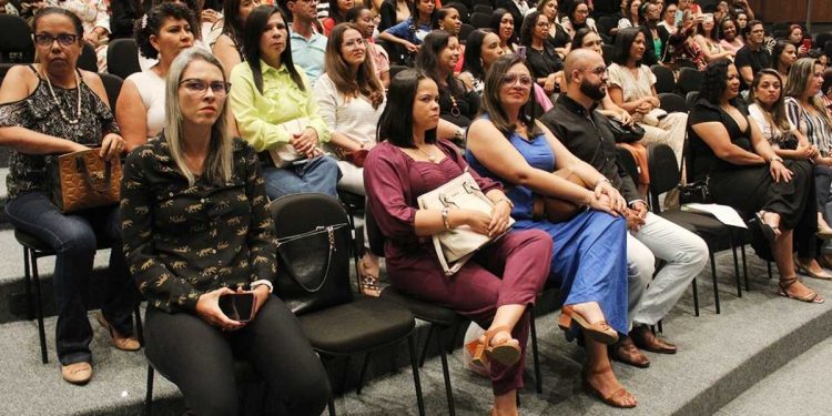 Professores de Feira de Santana celebram enquadramento funcional após anos de espera