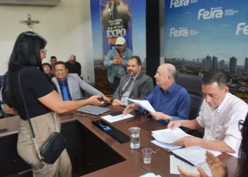 Feira de Santana ganha 20 novos táxis após auditoria do sistema de concessões