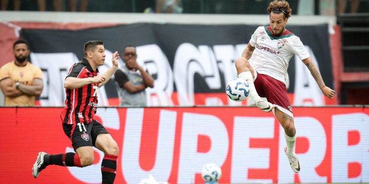 Vitória perde para o Fluminense no Barradão e segue na zona de rebaixamento