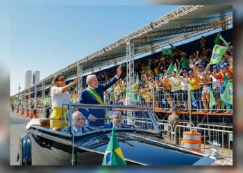 Desfile da Independência reúne milhares em Brasília com foco em soberania e meio ambiente