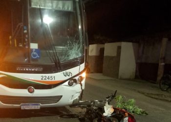 Motociclista morre em colisão com ônibus no bairro Pampalona, em Feira de Santana