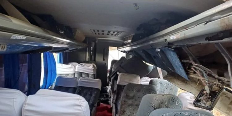 Número de mortos em acidente com ônibus na BR-423 sobe para 17 em Pernambuco