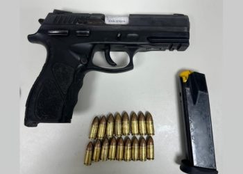 Homem é preso com pistola 9mm durante abordagem da 65ª CIPM em Feira de Santana