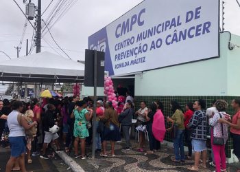 Outubro Rosa com ELAS leva saúde, prevenção e acolhimento a mulheres de Feira de Santana