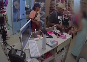 Casal é preso após assaltar loja em galeria no centro de Feira de Santana