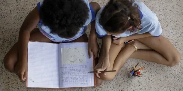 Uma em cada seis crianças de até seis anos sofre racismo no Brasil, aponta pesquisa