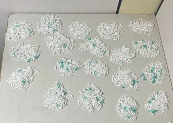 Homem é preso com mais de 2 mil porções de cocaína em Feira de Santana