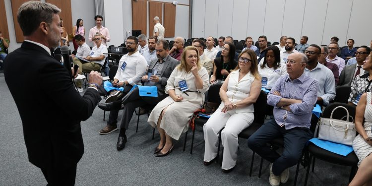 Prefeitura de Feira realiza I Encontro Municipal de Gestão Pública e Contratações Governamentais