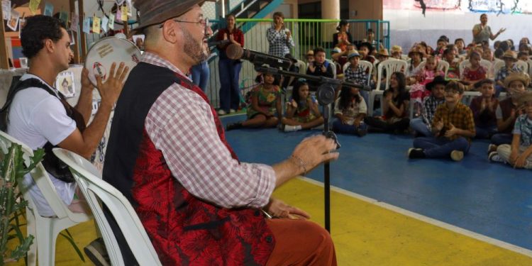 Feira de Santana recebe projeto “Tá na Lei” para levar literatura de cordel e oralidades africanas às escolas