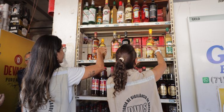 Polícia Civil deflagra operação contra bebidas adulteradas na Bahia