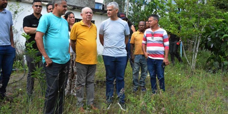 Feira de Santana autoriza estudos para ampliar vagas em escolas do distrito de João Durval e povoado KM-7
