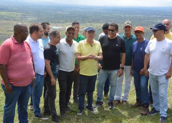 José Ronaldo visita Morro de Pé de Serra e defende melhorias para transformar o local em polo de turismo, fé e esporte