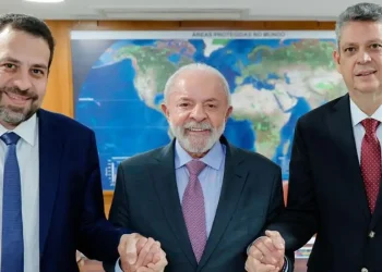 Lula convida Guilherme Boulos para chefiar a Secretaria-Geral da Presidência