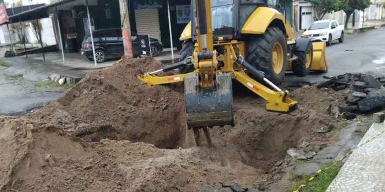 Prefeitura de Feira de Santana reforça manutenção de microdrenagem para prevenir alagamentos durante o período chuvoso